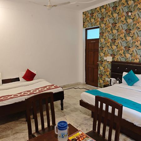 Hotel Shivanta Residency Risikés Kültér fotó