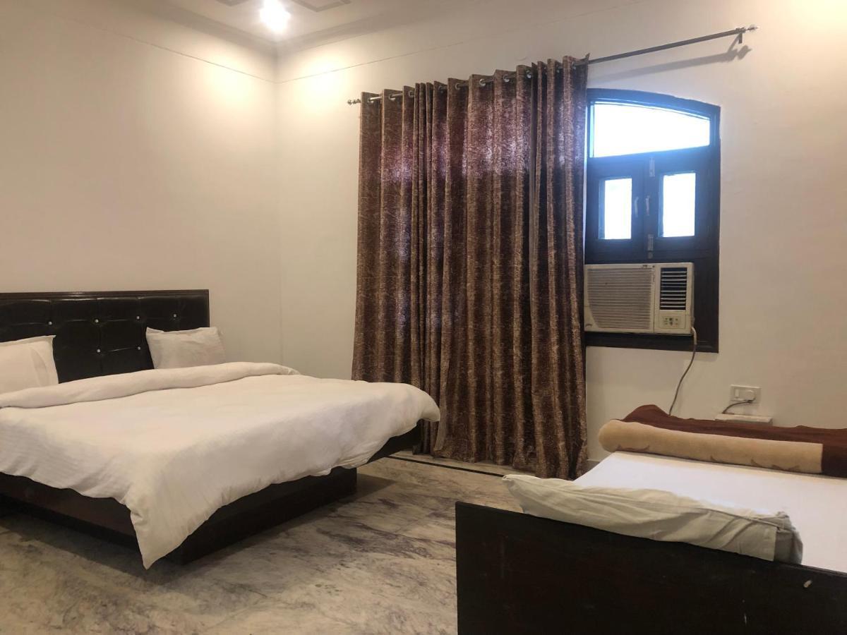 Hotel Shivanta Residency Risikés Kültér fotó