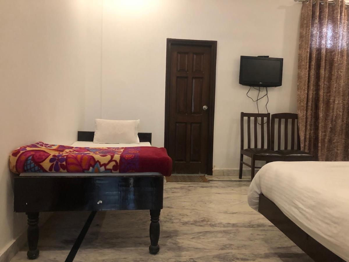 Hotel Shivanta Residency Risikés Kültér fotó