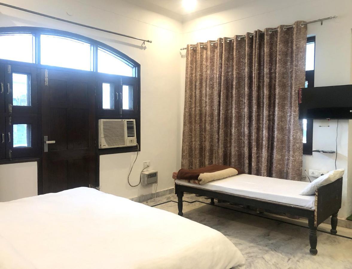 Hotel Shivanta Residency Risikés Kültér fotó