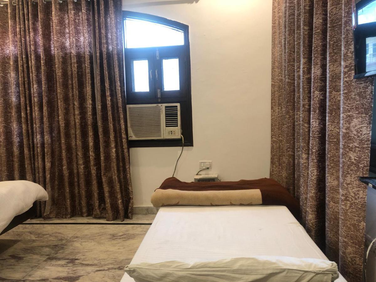 Hotel Shivanta Residency Risikés Kültér fotó