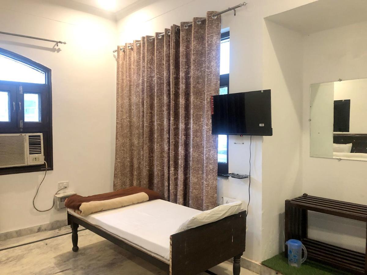 Hotel Shivanta Residency Risikés Kültér fotó