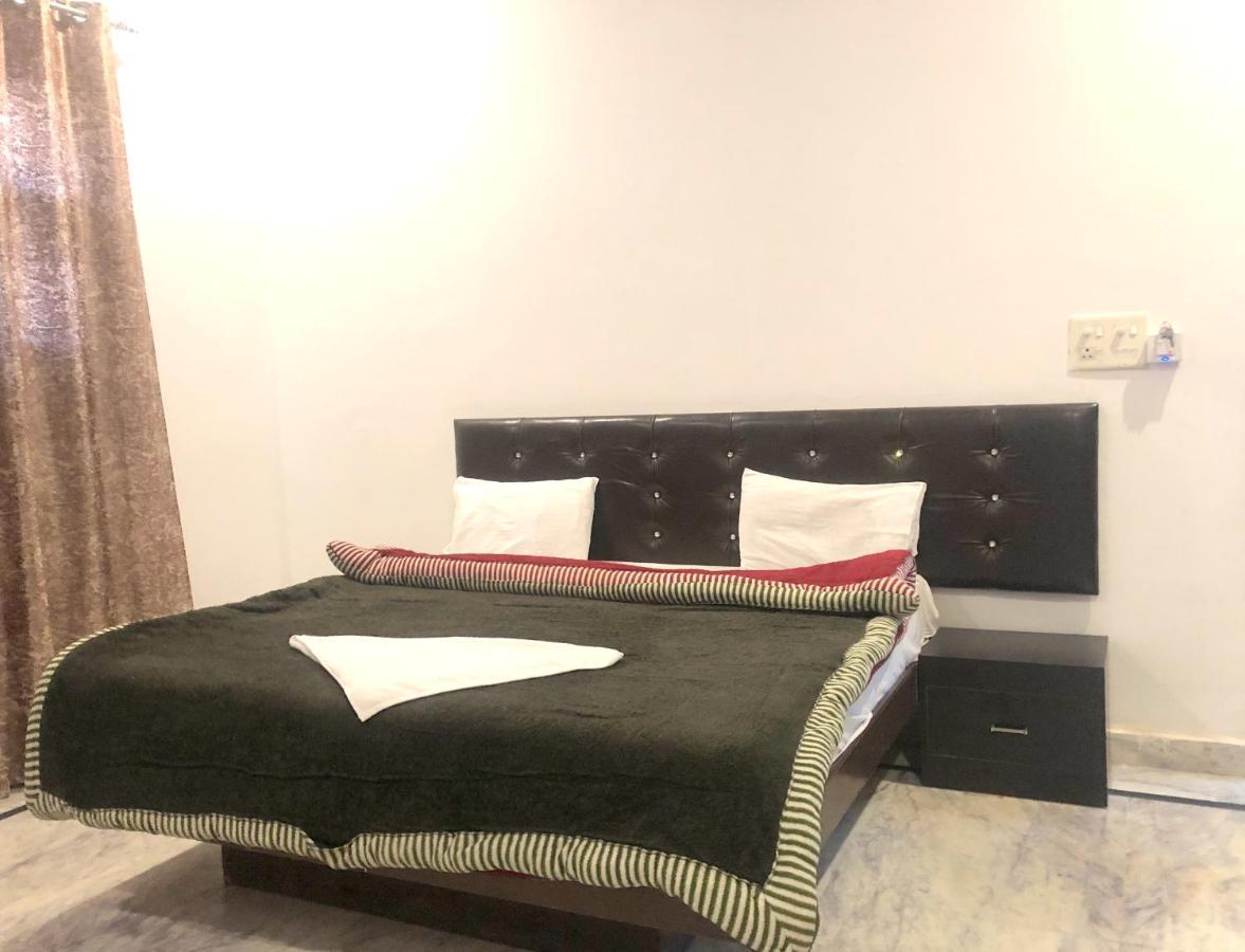Hotel Shivanta Residency Risikés Kültér fotó