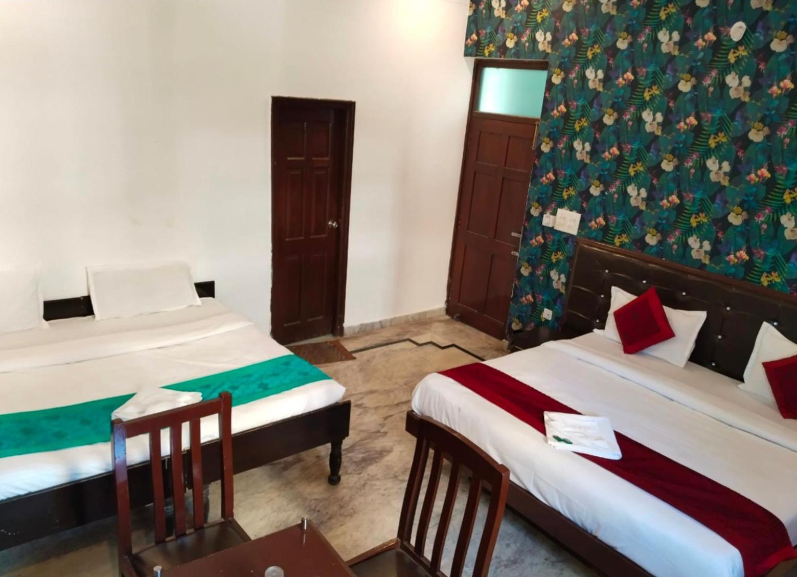 Hotel Shivanta Residency Risikés Kültér fotó